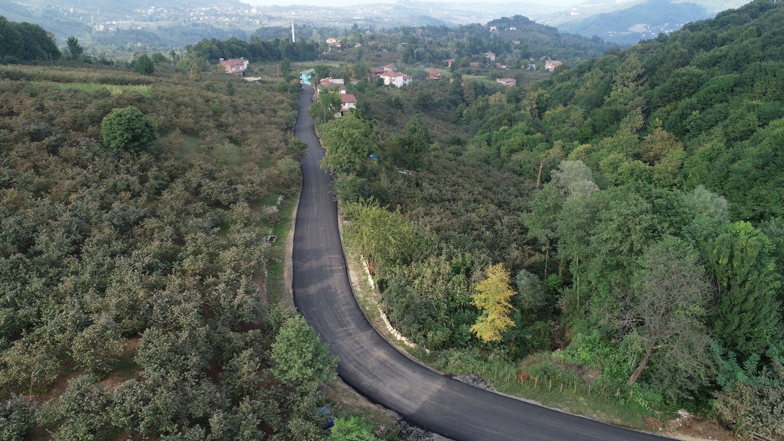 ÜNYE’DE ASFALT SEFERBERLİĞİ SÜRÜYOR